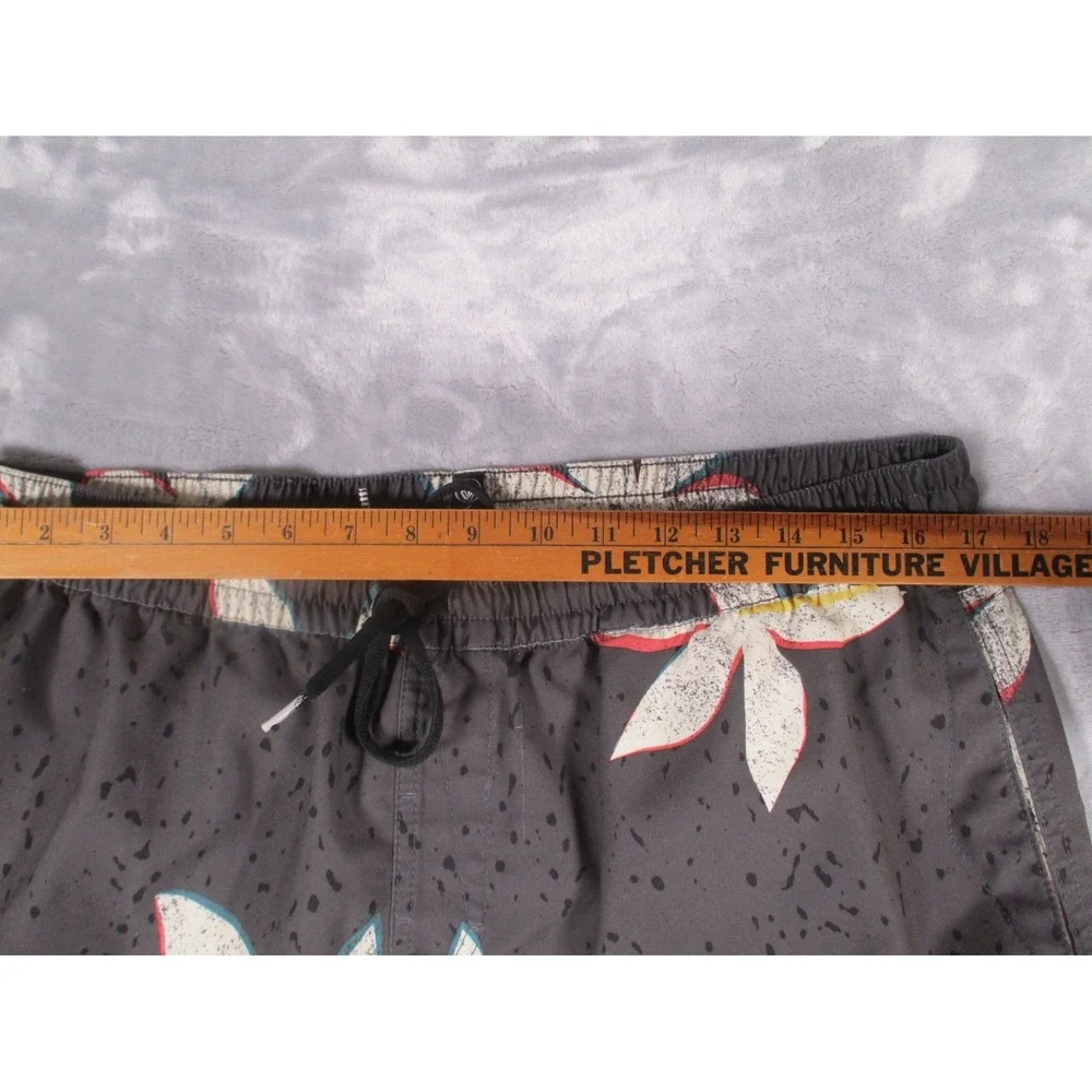 Volcom Board Swim shorts Men XL Elastic‎ Waist Draw Sting Pockets Black Floral